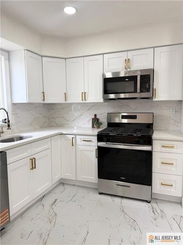 99 Vera Street, Piscataway, NJ 08854