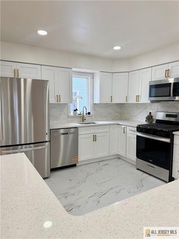 99 Vera Street, Piscataway, NJ 08854