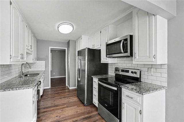 8002 Evanston Avenue, Raytown, MO 64138