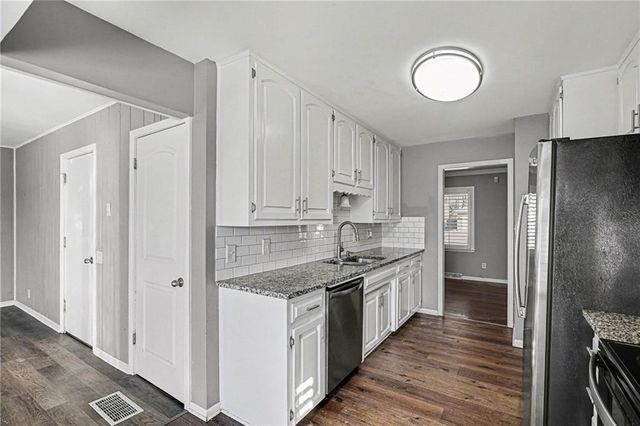 8002 Evanston Avenue, Raytown, MO 64138