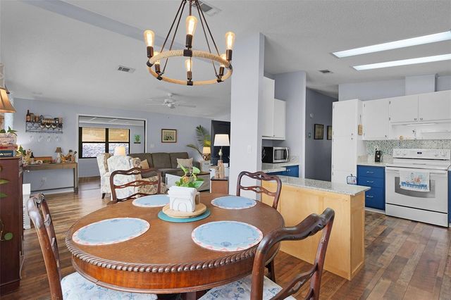 1717 PALM AIRE DRIVE, Lady Lake, FL 32159