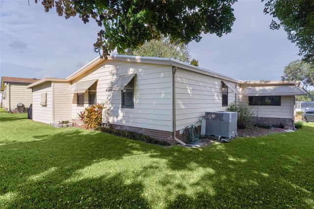 1717 PALM AIRE DRIVE, Lady Lake, FL 32159