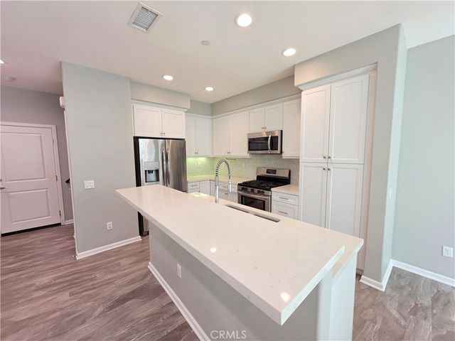 14910 W Castille, Sylmar, CA 91342