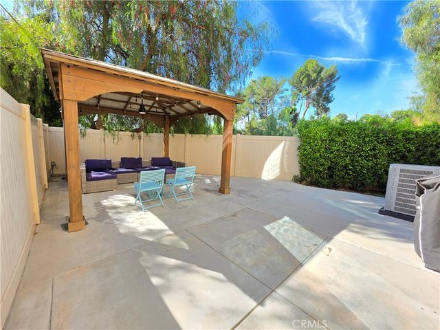 14910 W Castille, Sylmar, CA 91342