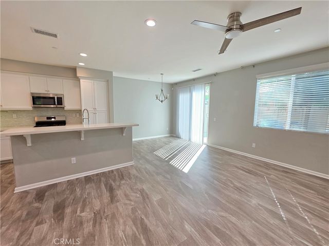 14910 W Castille, Sylmar, CA 91342