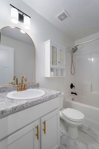 1459 E Habersham Street, Republic, MO 65738