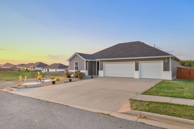 1459 E Habersham Street, Republic, MO 65738