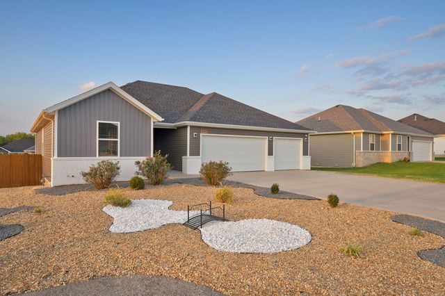 1459 E Habersham Street, Republic, MO 65738