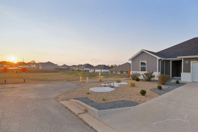 1459 E Habersham Street, Republic, MO 65738