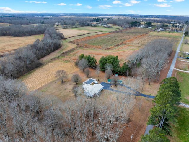 442 Carr Rd, Manchester, TN 37355