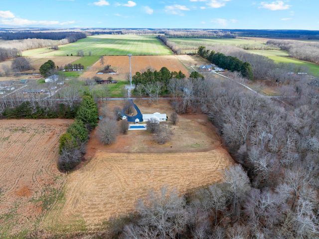 442 Carr Rd, Manchester, TN 37355