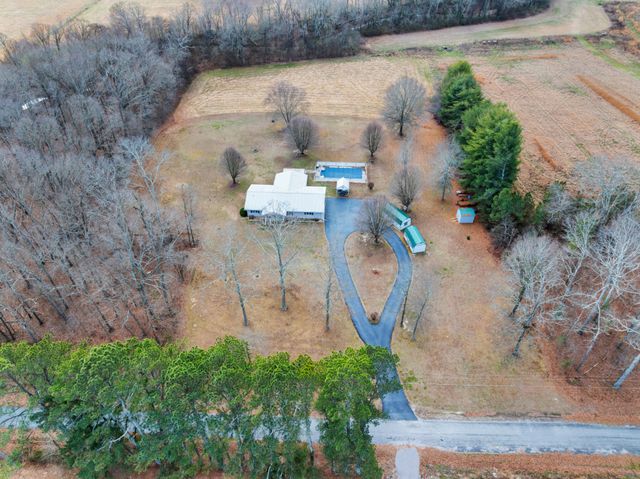 442 Carr Rd, Manchester, TN 37355
