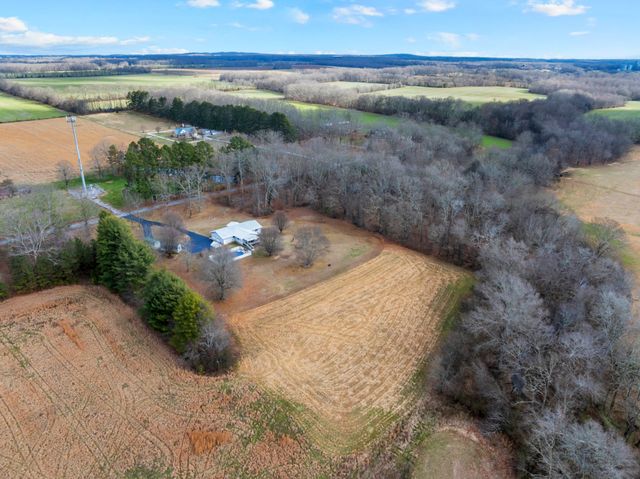 442 Carr Rd, Manchester, TN 37355