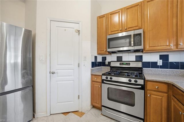 5029 Glen Canyon DR, Virginia Beach, VA 23462