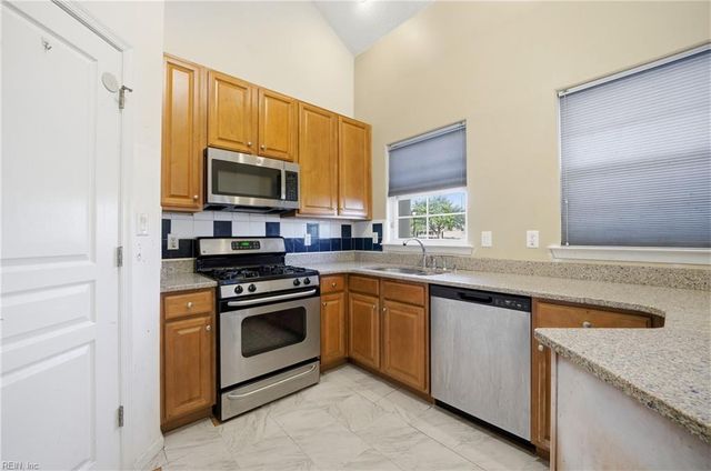 5029 Glen Canyon DR, Virginia Beach, VA 23462