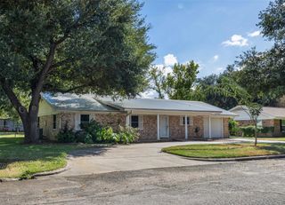 113 North Ave, Lexington, TX 78947