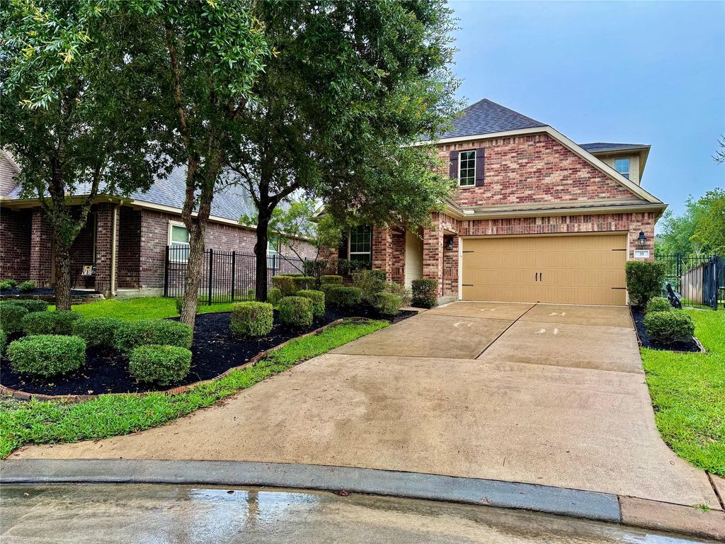 39 Butternut Grove Place, The Woodlands, TX 77375