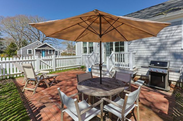 16 Second Avenue 4, Osterville, MA 02655