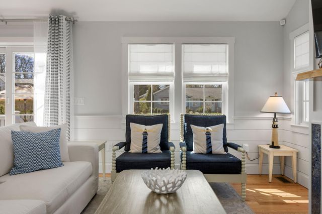 16 Second Avenue 4, Osterville, MA 02655