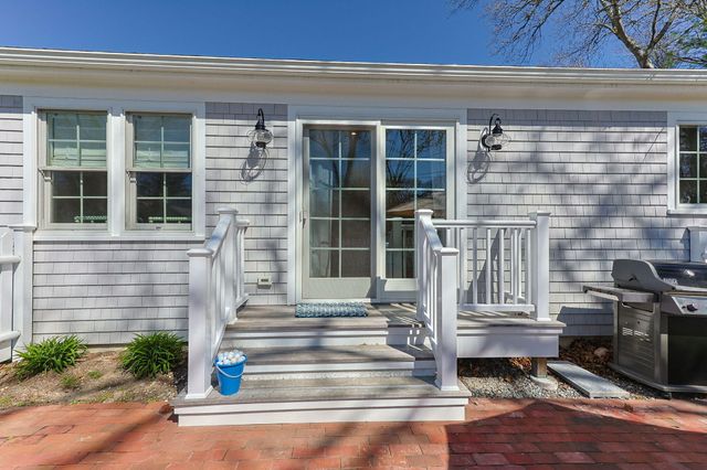 16 Second Avenue 4, Osterville, MA 02655