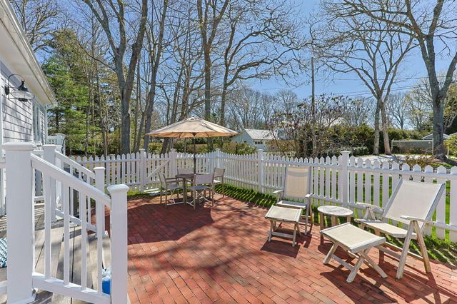 16 Second Avenue 4, Osterville, MA 02655