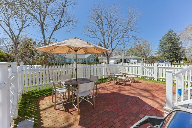 16 Second Avenue 4, Osterville, MA 02655