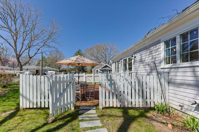 16 Second Avenue 4, Osterville, MA 02655