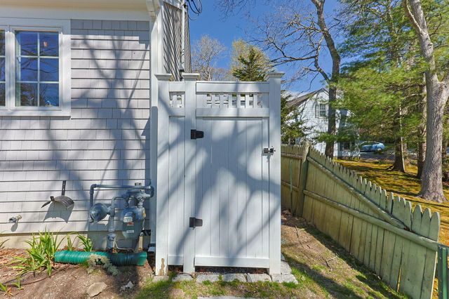 16 Second Avenue 4, Osterville, MA 02655