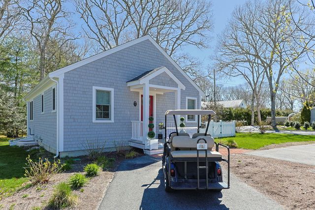 16 Second Avenue 4, Osterville, MA 02655