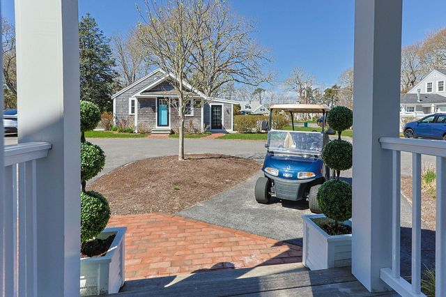 16 Second Avenue 4, Osterville, MA 02655