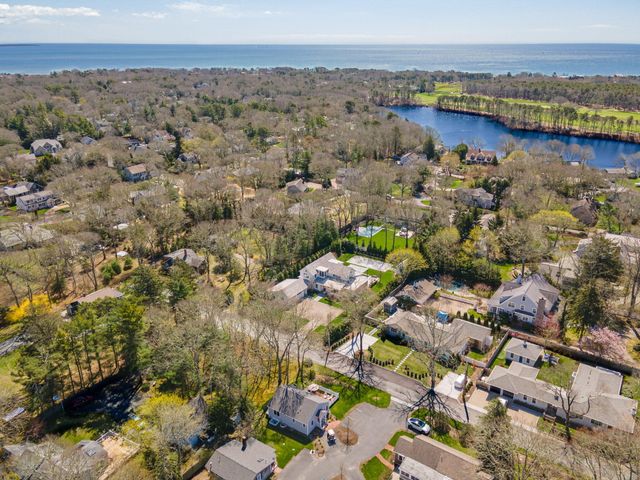 16 Second Avenue 4, Osterville, MA 02655