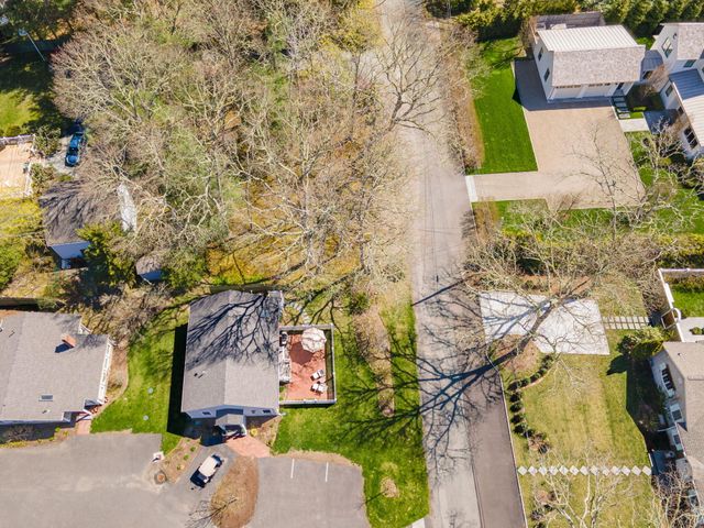 16 Second Avenue 4, Osterville, MA 02655