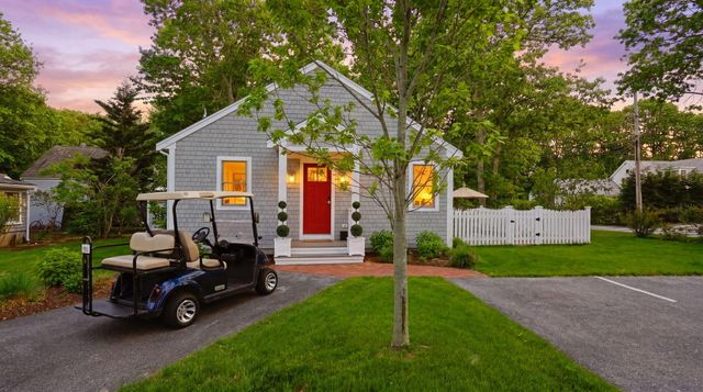 16 Second Avenue 4, Osterville, MA 02655