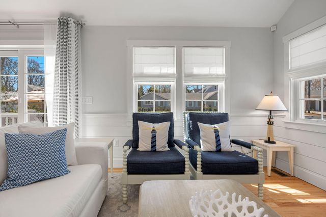 16 Second Avenue 4, Osterville, MA 02655