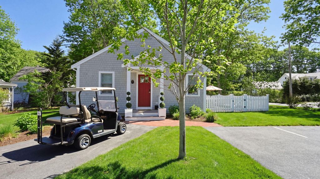 16 Second Avenue 4, Osterville, MA 02655