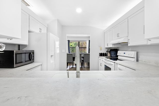 22415 SW 61ST Way 206, Boca Raton, FL 33428