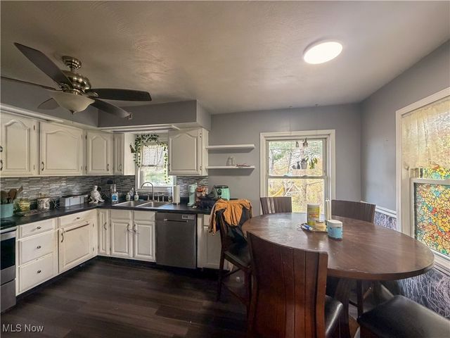 4089 Wyoga Lake Road, Stow, OH 44224