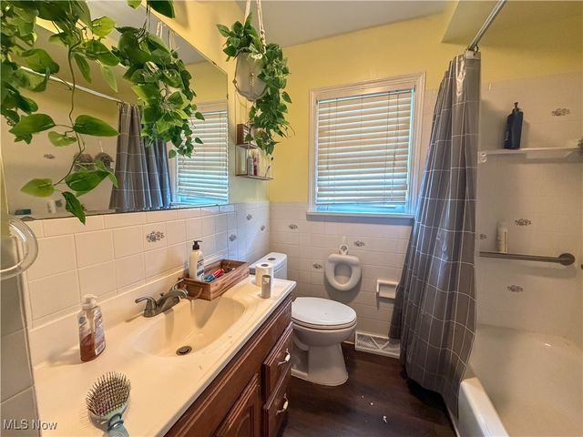 4089 Wyoga Lake Road, Stow, OH 44224