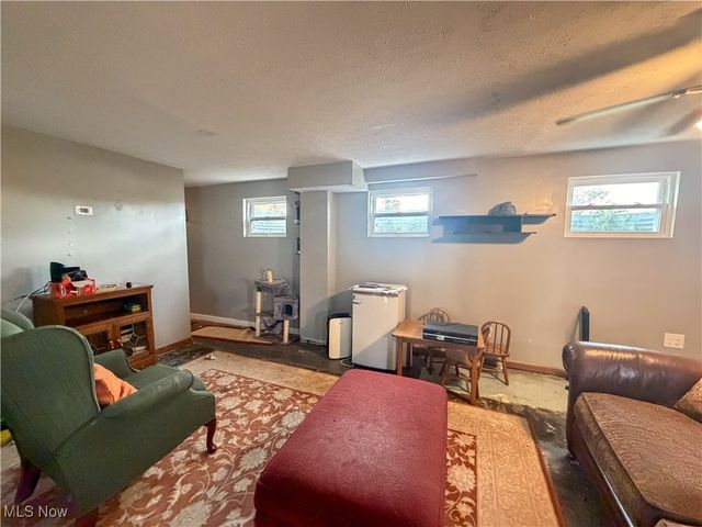 4089 Wyoga Lake Road, Stow, OH 44224