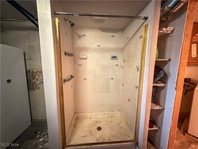 4089 Wyoga Lake Road, Stow, OH 44224