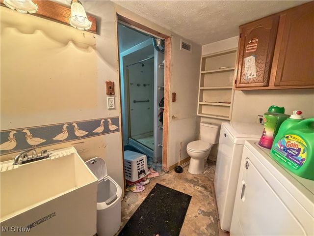 4089 Wyoga Lake Road, Stow, OH 44224