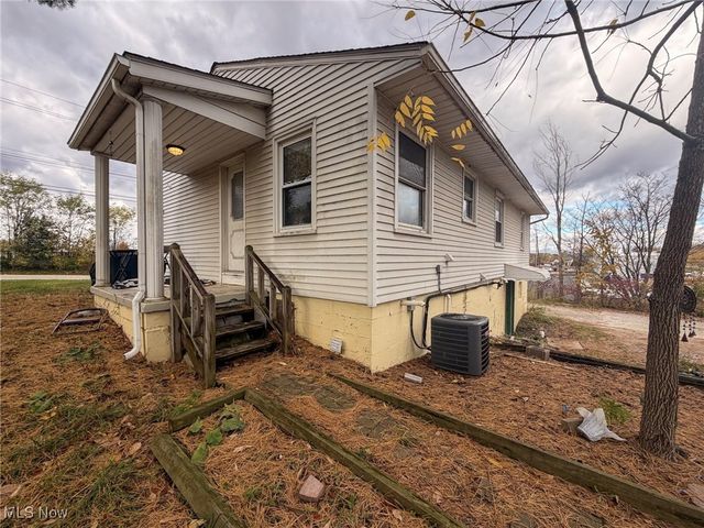 4089 Wyoga Lake Road, Stow, OH 44224