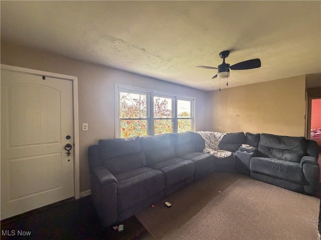 4089 Wyoga Lake Road, Stow, OH 44224