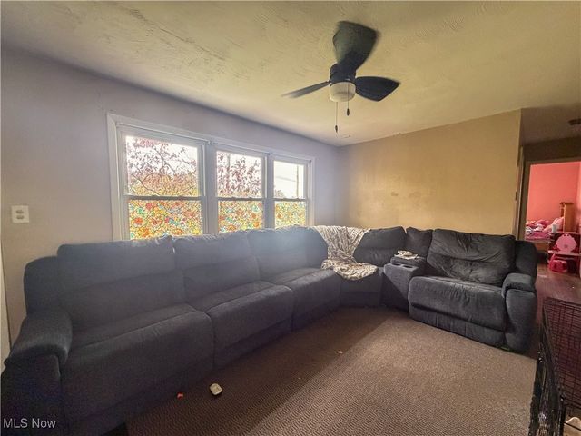 4089 Wyoga Lake Road, Stow, OH 44224