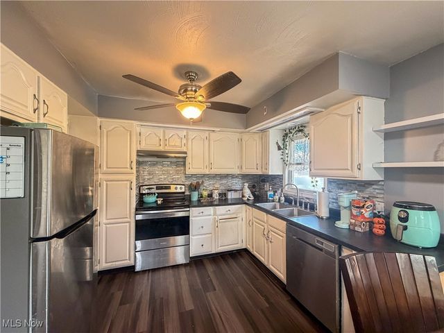 4089 Wyoga Lake Road, Stow, OH 44224