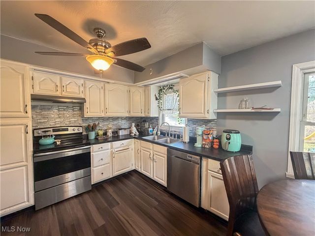 4089 Wyoga Lake Road, Stow, OH 44224