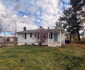 4089 Wyoga Lake Road, Stow, OH 44224