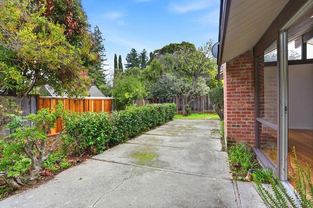 827 Cumberland Drive, Sunnyvale, CA 94087
