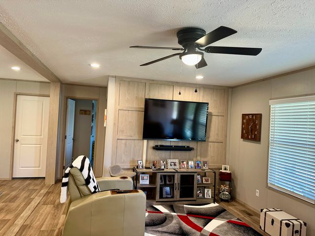 1192 Fount Hubbard Road, London, KY 40741