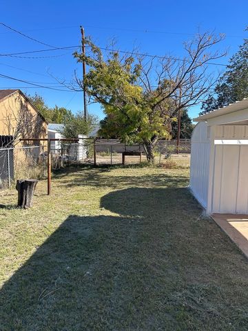 1903 S Main St, Big Spring, TX 79720